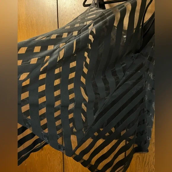 BUFFALO David Bitton Shark Bite tank w/Sheer Stripes - Picture 3 of 5